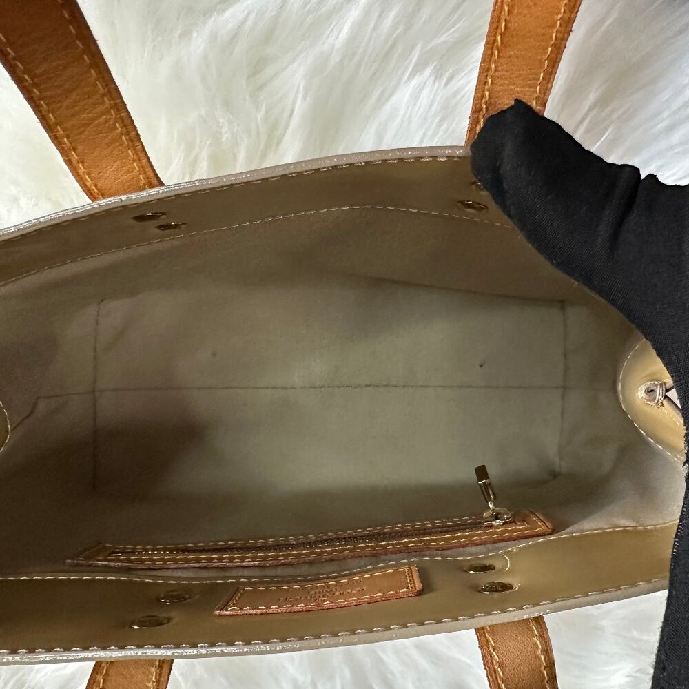 ❌SOLD❌ Authentic Louis Vuitton Monogram Vernis Reade PM Tote - Picture 11 of 15